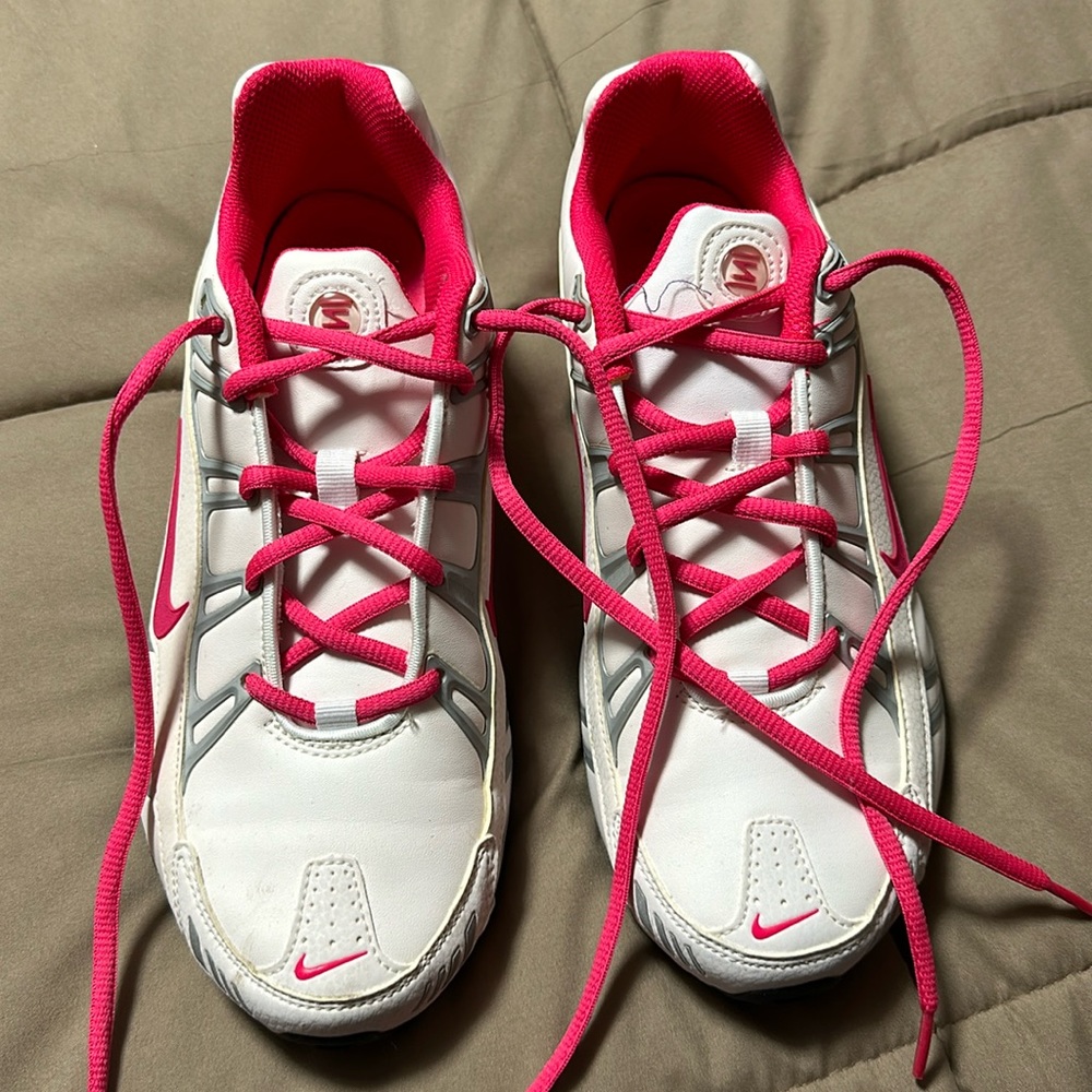 Nike sneakers size 8 1/2